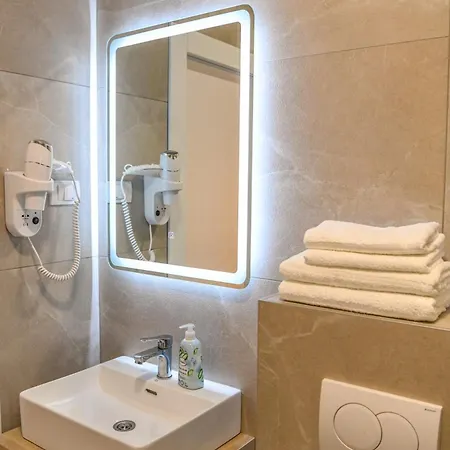 Sa Bazenom Vrnjacka Idila Apartamento