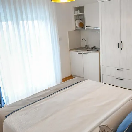 Sa Bazenom Vrnjacka Idila