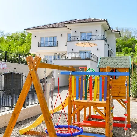Sa Bazenom Vrnjacka Idila Apartment