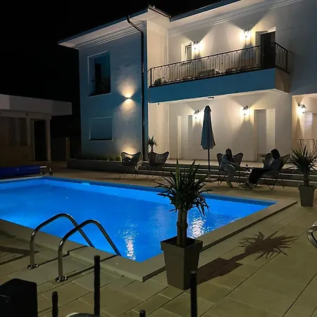 Sa Bazenom Vrnjacka Idila Apartamento