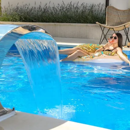 Sa Bazenom Vrnjacka Idila *